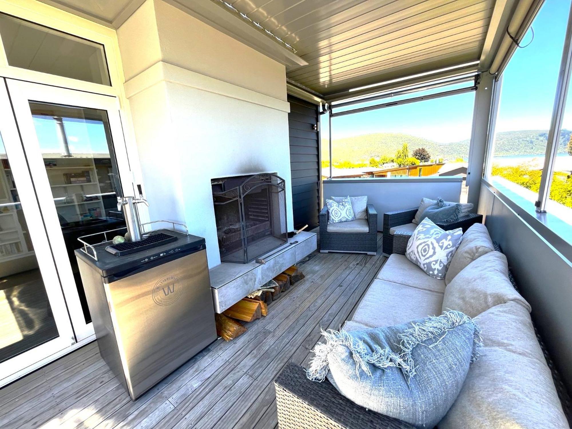 Kinloch Large And Luxurious At The Lake מראה חיצוני תמונה